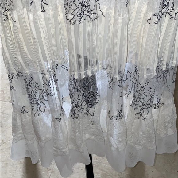 White Lace Skirt - Picture 4 of 5